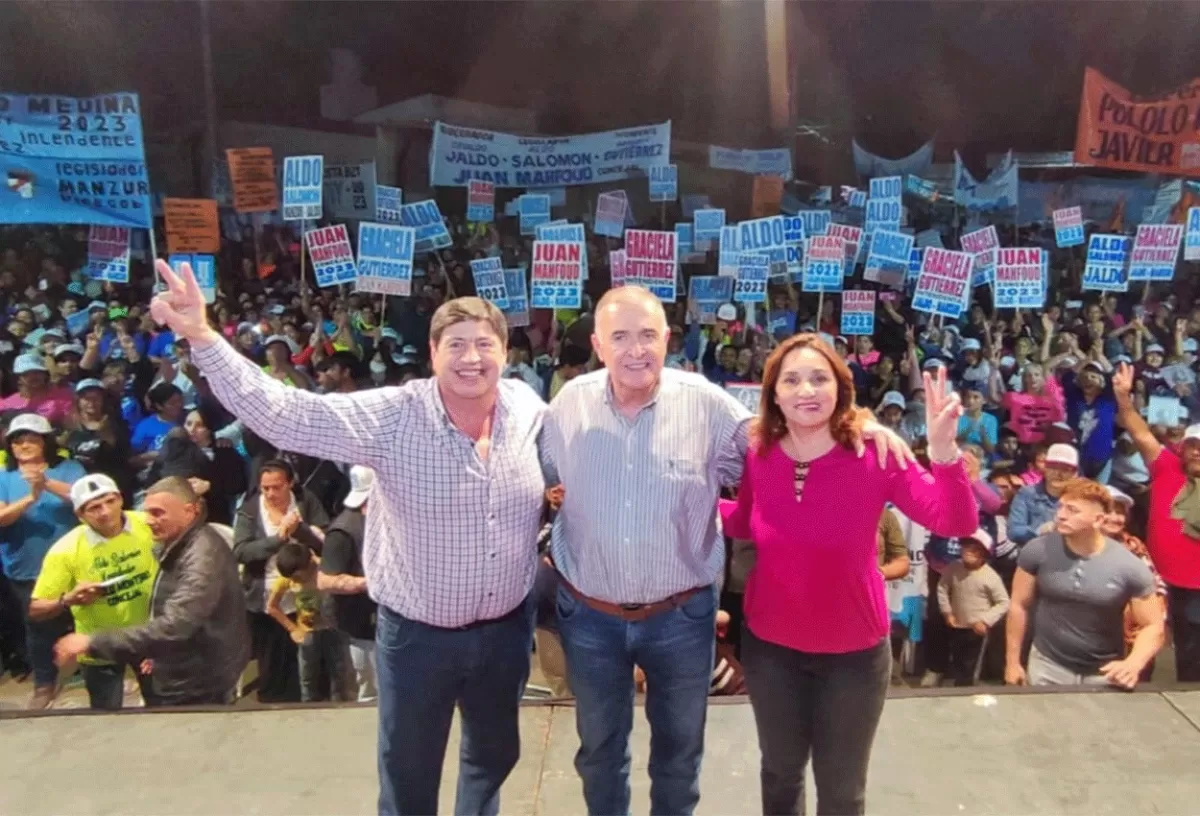TRIUNFO. Aldo Salomón, intendente saliente; Jaldo y la jefa municipal electa, Graciela Gutiérrez.