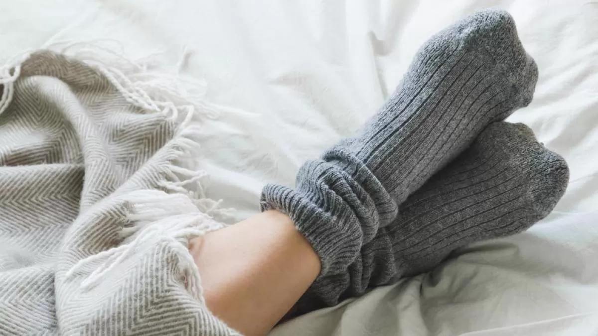 ¿Dormir con o sin medias? Un estudio reveló qué es lo más saludable