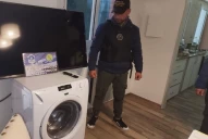 Allanamientos por una estafa: la acusada se hacía pasar por una empleada del IPV