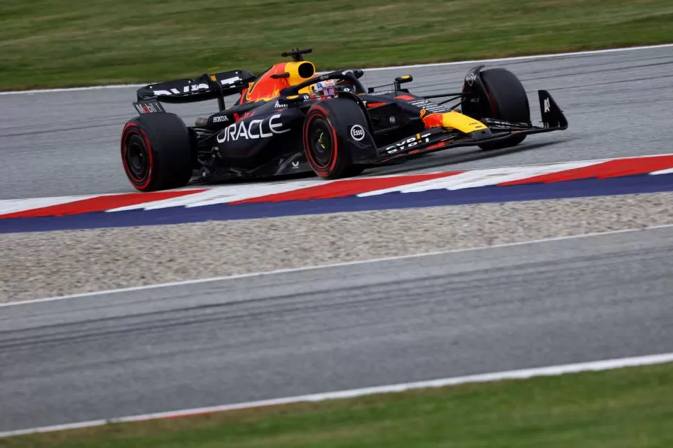 PRESIÓN. Max Verstappen tiene la obligación de ganar en la casa de Red Bull. 