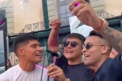 El casamiento del “Tucu” Correa: “Muchachos, el imperdible momento musical de los campeones del mundo