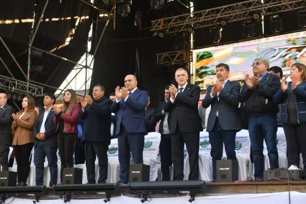 Manzur y Jaldo encabezaron los festejos por los 51 años de la municipalización de Banda del Río Salí
