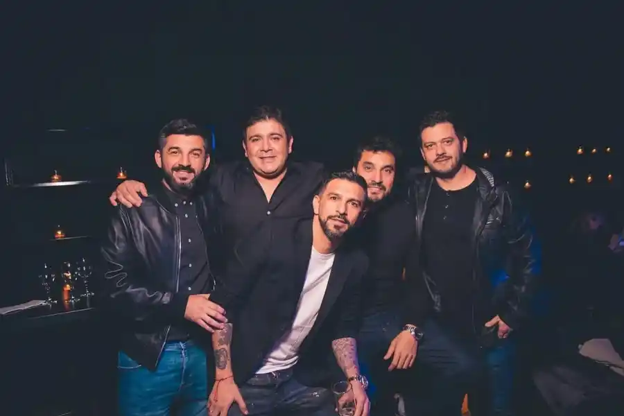 Michael Díaz (izquierda) en el cumpleaños de su hermano