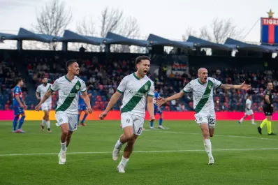 Banfield derrotó a Tigre e igualó la línea de Atlético Tucumán
