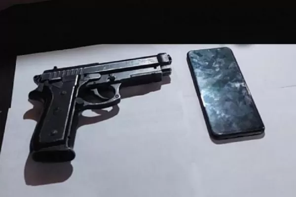 Yerba Buena: salían a robar celulares con la réplica de un arma