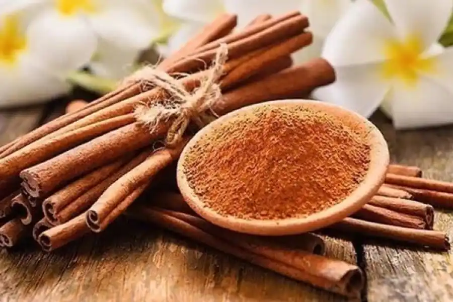 La canela tiene vitaminas B y C, calcio y potasio, entre otros nutrientes.