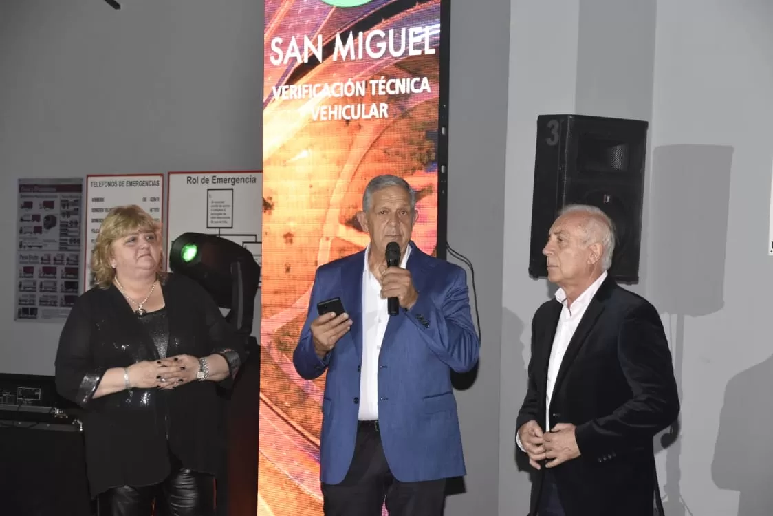 Graciela Portuese, José Luis Portuese y Fernando González propietarios de la planta. 