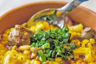 La historia de cómo el locro se convirtió en un ícono patrio