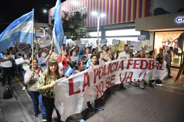 Un cántico en Concepción: “la Policía Federal no se va, no se va”