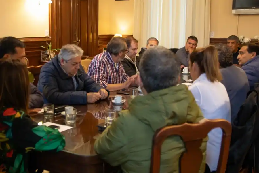 El paro seguirá todo el fin de semana: qué se dijo tras la fallida reunión entre el Gobierno, empresarios y UTA