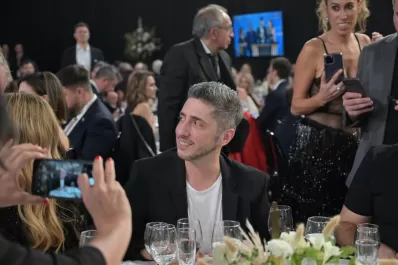 Jey Mammon fue a los Martín Fierro y lo dejaron solo en la mesa: qué hizo