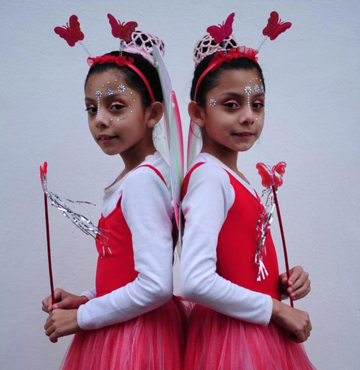 COREOGRAFÍAS. María Paz y María Morena Argañaraz (9) presentaron un acto de danza en el escenario principal. 