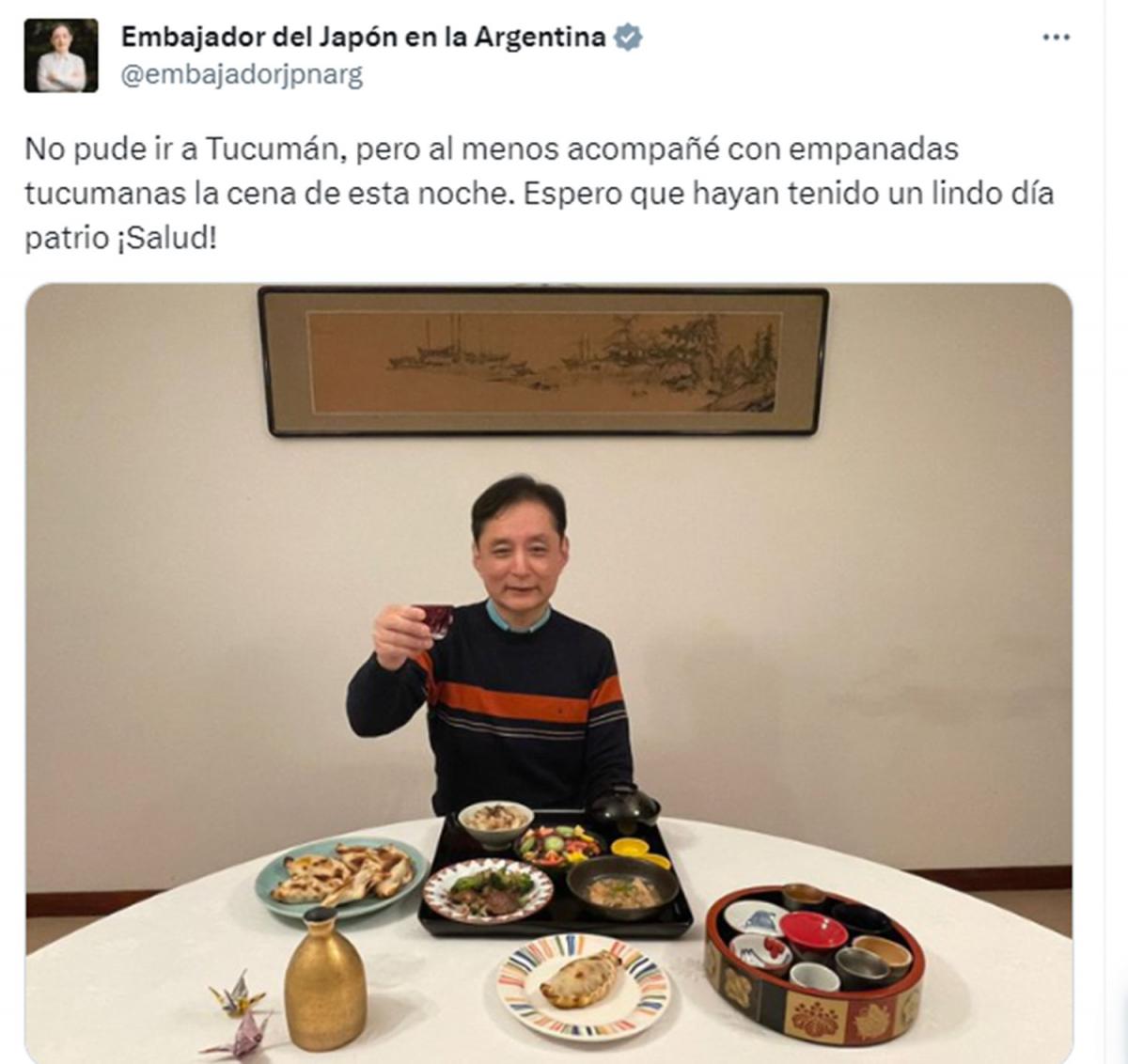 El embajador japonés en Argentina festejó el 9 de Julio comiendo empanadas tucumanas