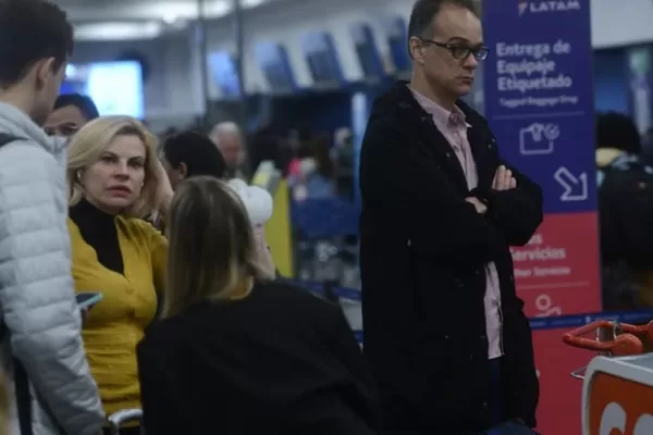 Aeroparque: demoras y cancelaciones pese a que se levantó el paro de maleteros