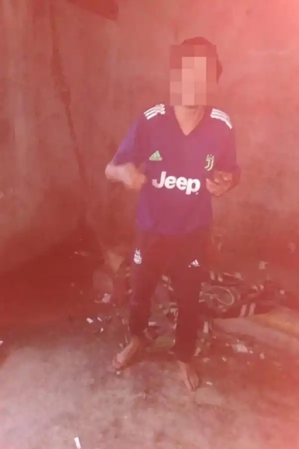 LA VÍCTIMA. Julio había sido encadenado por su familia.  