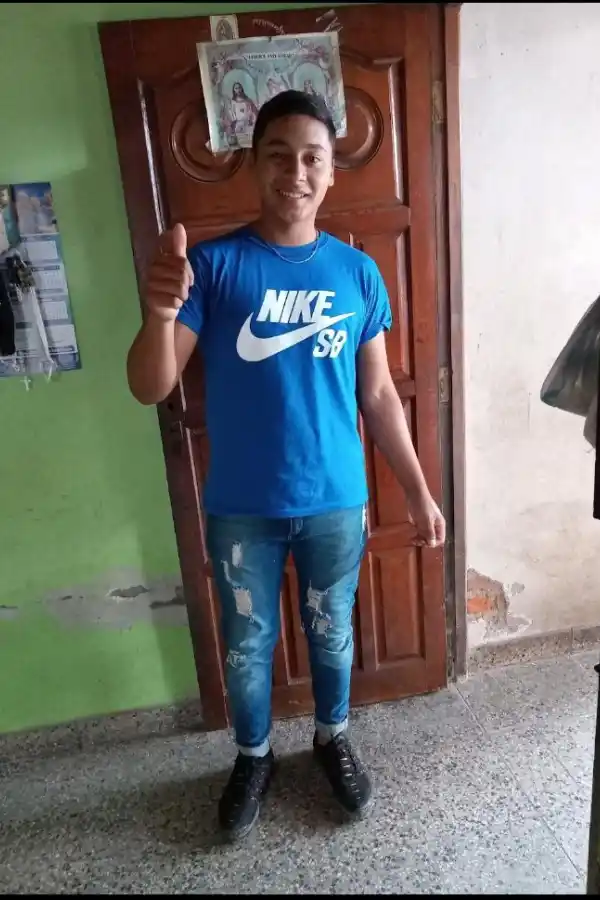 DE CIVIL. “Manu” Lazarte quería iser policía desde el secundario. 