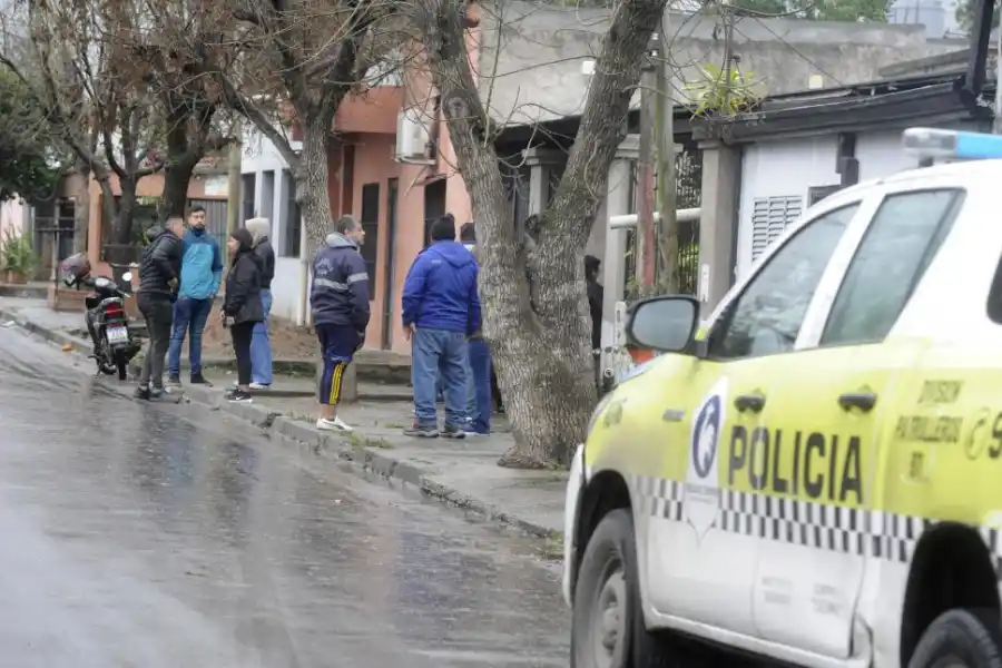 INSEGURIDAD. Los habitantes del barrio Juan Pablo I aseguran que no hay presencia policial en la zona.