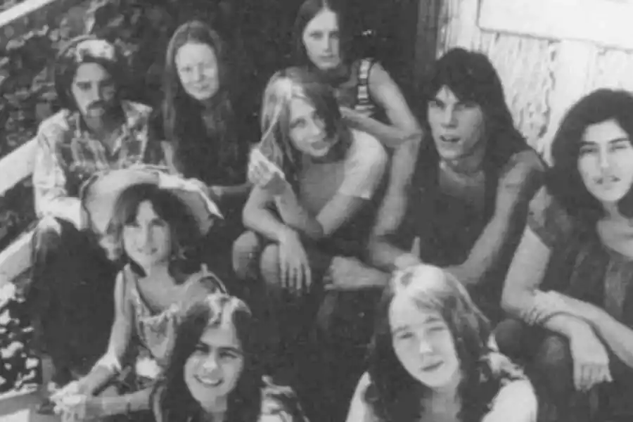 Charles Manson junto a algunas seguidoras de ‘La Familia’, la secta que dirigía.