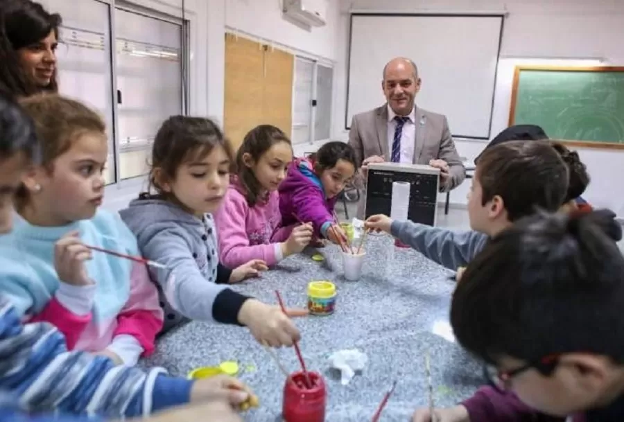 En el marco de las políticas educativas impulsadas por el ministro de Educación, Juan Pablo Lichtmajer, en vacaciones de invierno vuelven los talleres de “Genios en Acción”. 