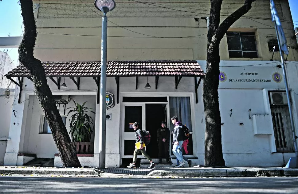 NO SE VAN. La vieja sede de la Federal en Concepción será arreglada. la gaceta / foto de osvaldo ripoll