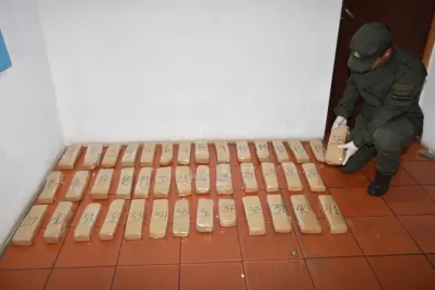 Encontraron más de 35 kilos de marihuana dentro de cajas y ollas