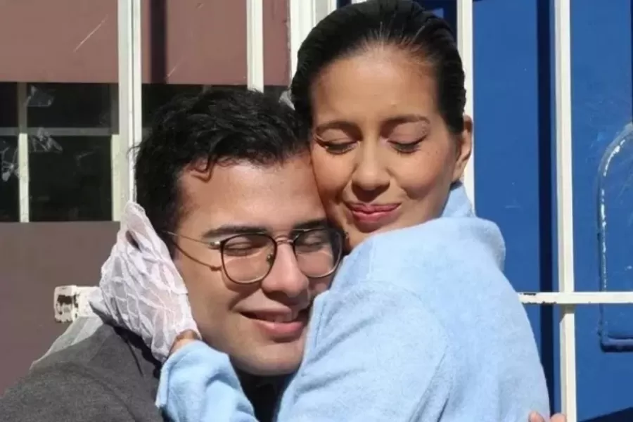 Cecilia contó a su psicóloga que César la había agredido físicamente.