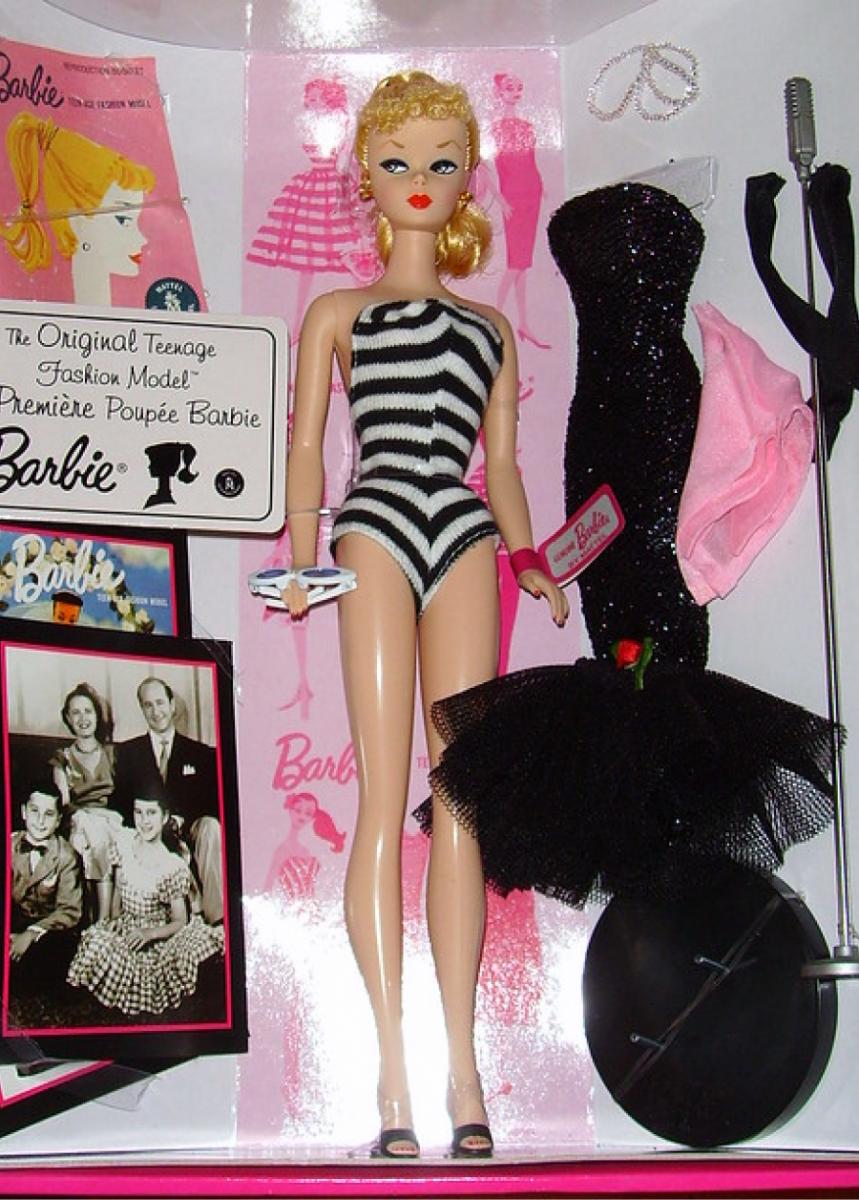 La primera muñeca Barbie lanzada por Mattel