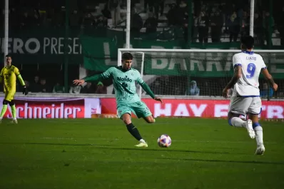 Vélez consiguió un agónico empate ante Sarmiento