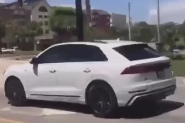 Messi salió del entrenamiento del Inter Miami y casi choca con su vehículo