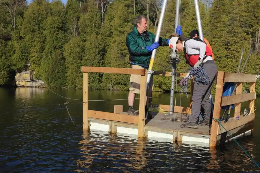Científos estudian el lago que marcaría el inicio del Antopoceno