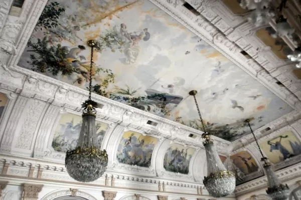 El art nouveau se luce en el Salón Blanco de la Casa de Gobierno