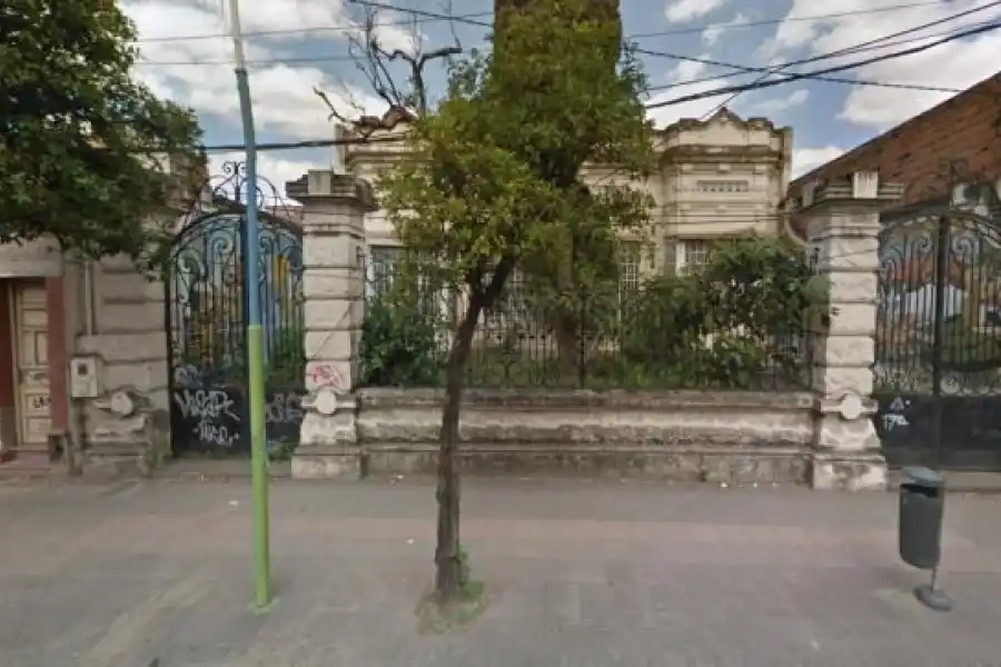 EX CASA SUCAR. Otro exponente del modernismo, en Salta al 500, donde funciona actualmente la Casa Museo de la Ciudad.