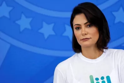 La esposa de Bolsonaro dijo que desea llegar a la presidencia de Brasil