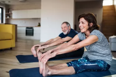 Vida saludable: cuáles son los tres ejercicios recomendados para no perder masa muscular en la adultez