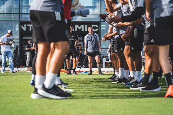 Messi tuvo la primera práctica abierta en Inter Miami: puente chino y bienvenida de sus compañeros