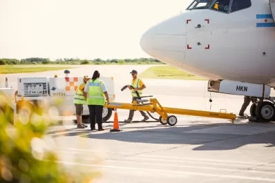 Advierten que por las demoras en los pagos al exterior se pone en riesgo decenas de vuelos