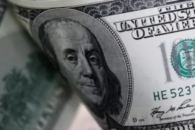 El dólar blue retomó la tendencia al alza, marcó un nuevo récord y cerró la semana a $528