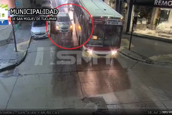 La dramática pelea entre un colectivero y un taxista en pleno centro tucumano