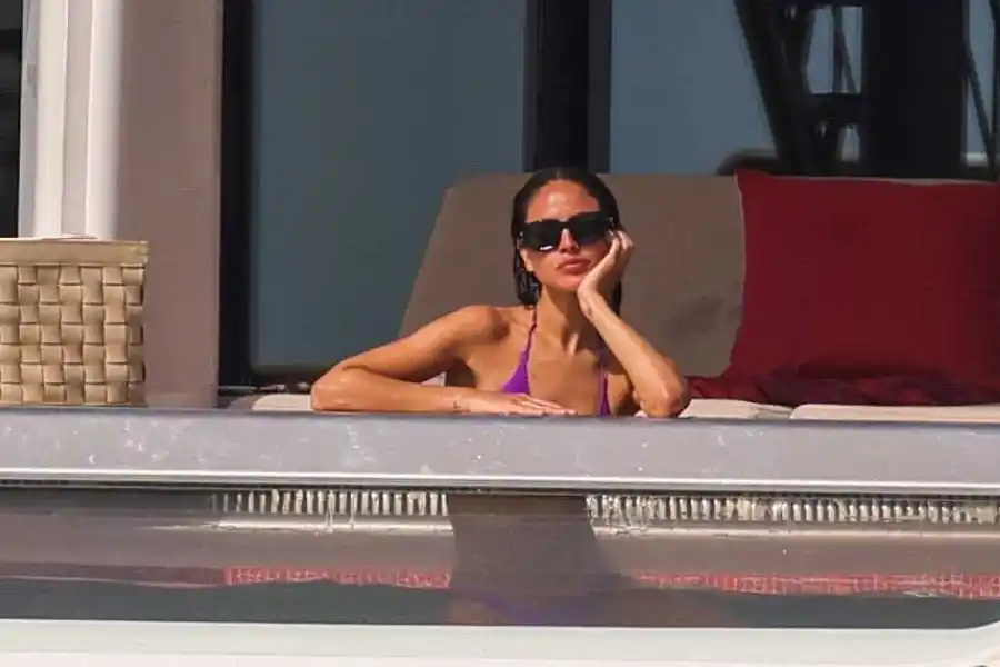 Eiza González en el yate en Ibiza