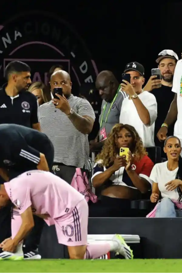 Del rey del básquet al rey del fútbol: el profundo abrazo de Lionel Messi y LeBron James en su debut con el Inter Miami