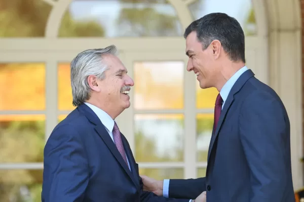 Alberto Fernández celebró los resultados de las elecciones en España