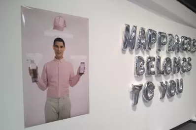 Una mirada crítica del arte sobre la tecnología que no favorece el tiempo libre