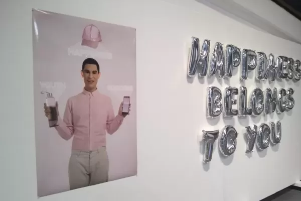 Una mirada crítica del arte sobre la tecnología que no favorece el tiempo libre