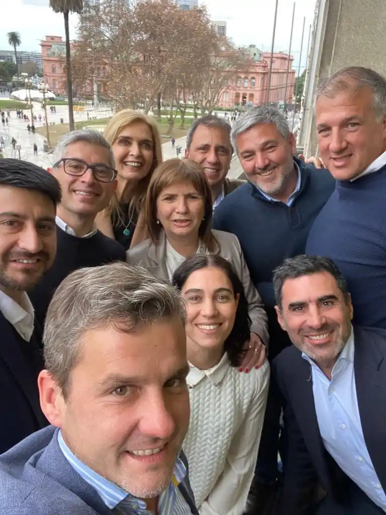 DIRIGENTES TUCUMANOS reunidos con Patricia Bullrich. 