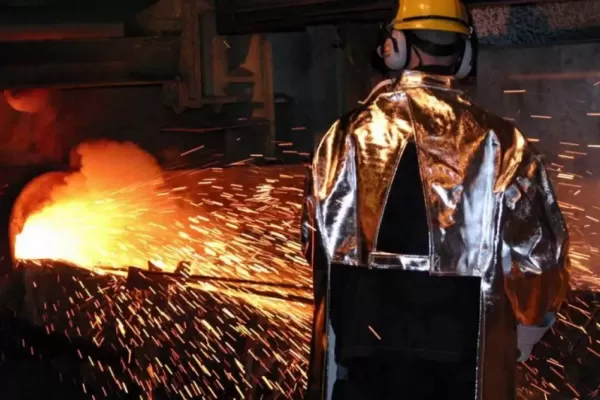 Alerta de los industriales metalúrgicos por el impacto de la Ley Ómnibus en el sector