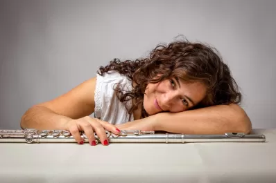 La flautista Carla Guzmán presenta su primer disco