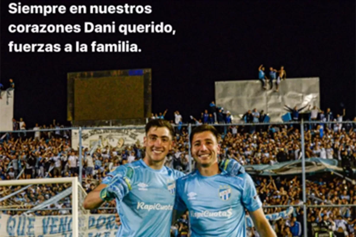 COMPAÑERO. Tomás Marchiori peleó por un puesto entre los suplentes con Daniel Ibáñez durante la temporada pasada.