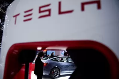 Tesla busca trabajadores en la Argentina: cuánto paga en dólares y cómo postularse