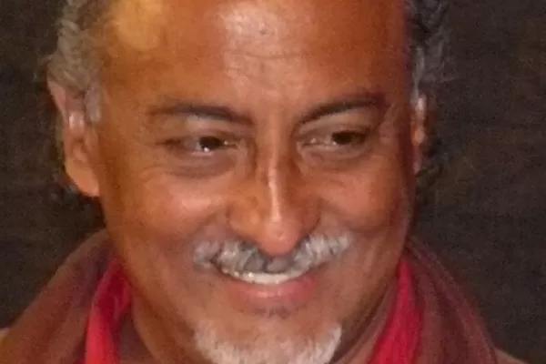 El diablero de la luna llora en tus pisadas