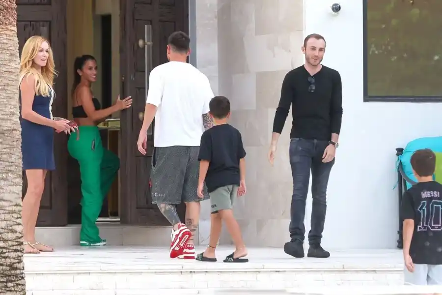 Leo Messi y Anto Rocuzzo visitaron una lujosa mansión en Miami